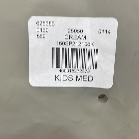 essentials fear of god size medium kids (8). Never worn; didn’t fit me properly! - Picture 4 of 4